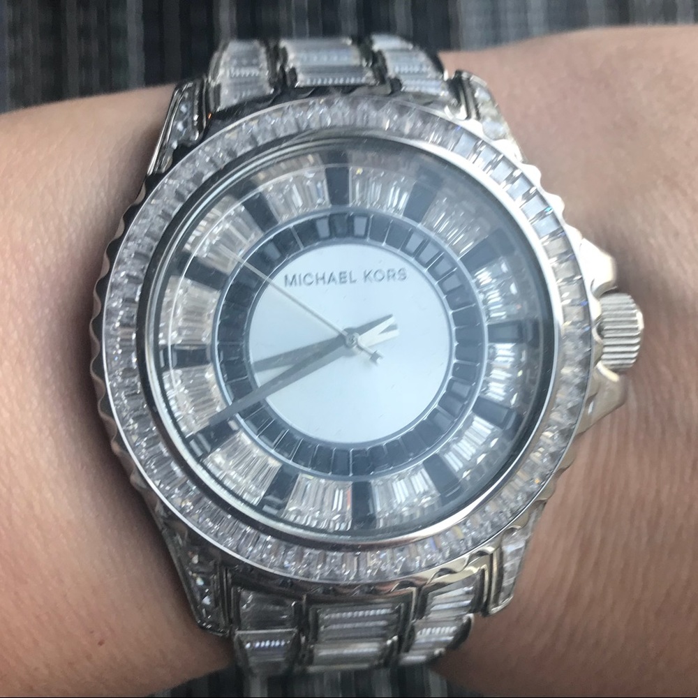 MICHAEL KORS STUNNER WATCH!